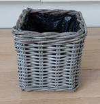 Vierkante rieten mand voor je kerstboom, Mand, Vierkant, Ophalen of Verzenden, Zo goed als nieuw