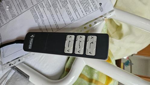 Thusane Zorgbed hoog en laag bed  en verstelbare tafel, Diversen, Verpleegmiddelen, Ophalen