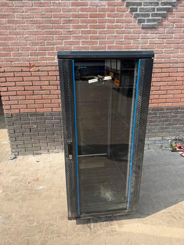 Server / Netwerk Rackkast 60x100x140 cm beschikbaar voor biedingen