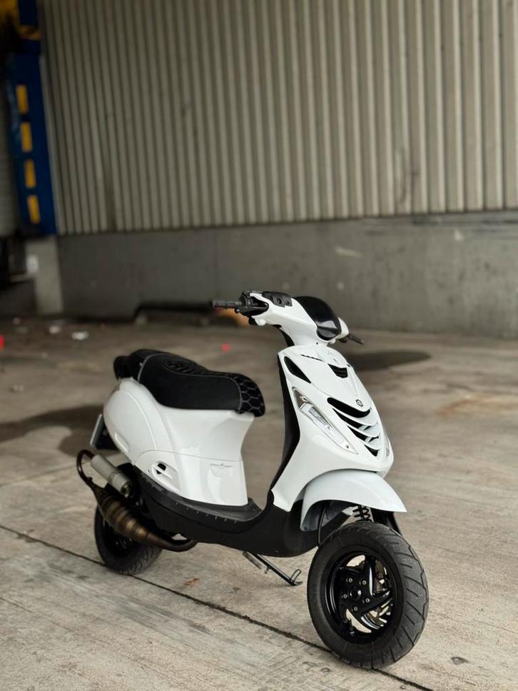 Piaggio zip 70cc mk2 racing “teruil sp98”, Fietsen en Brommers, Scooters | Piaggio, Nieuw, Zip, Maximaal 45 km/u, Tweetakt, Ophalen of Verzenden