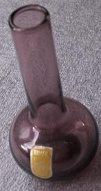 Klein vaasje Rimac Baarn paars glas gaaf met sticker, Antiek en Kunst, Ophalen of Verzenden