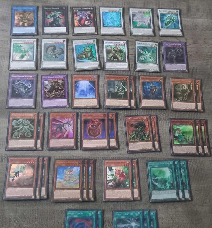 Yugioh Adamancipator, Vernusylph, Fossil Deck, Hobby en Vrije tijd, Verzamelkaartspellen | Yu-gi-Oh!, Gebruikt, Speeldeck, Foil