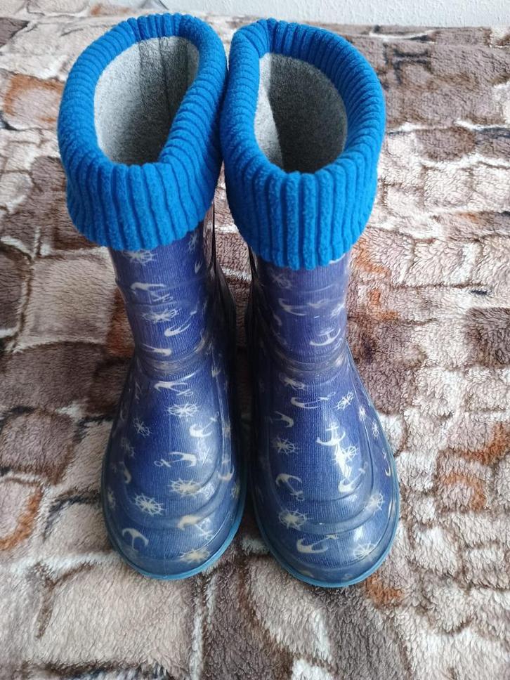 Blauwe jongens rubberen schoenen, maat 30, Kinderen en Baby's, Kinderkleding | Schoenen en Sokken, Gebruikt, Laarzen, Jongen, Ophalen of Verzenden