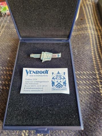 FNV Jubileum speldje (zilver) beschikbaar voor biedingen