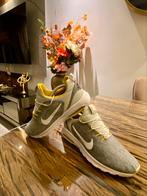 ZGAN NIKE women Sneakers / Gympen mt 40 slecht 2x gedragen, Ophalen of Verzenden, Zo goed als nieuw, Sneakers of Gympen