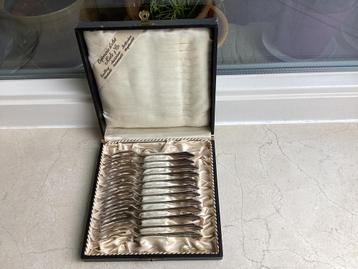 Orfèvrerie d’Art Miele & Co: 12 silverplate taartvorkjes beschikbaar voor biedingen