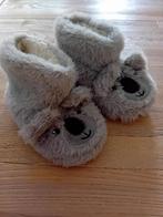 Super zachte schattige koala sloffen maat 24, Ophalen of Verzenden, Zo goed als nieuw, Meisje, Slofjes