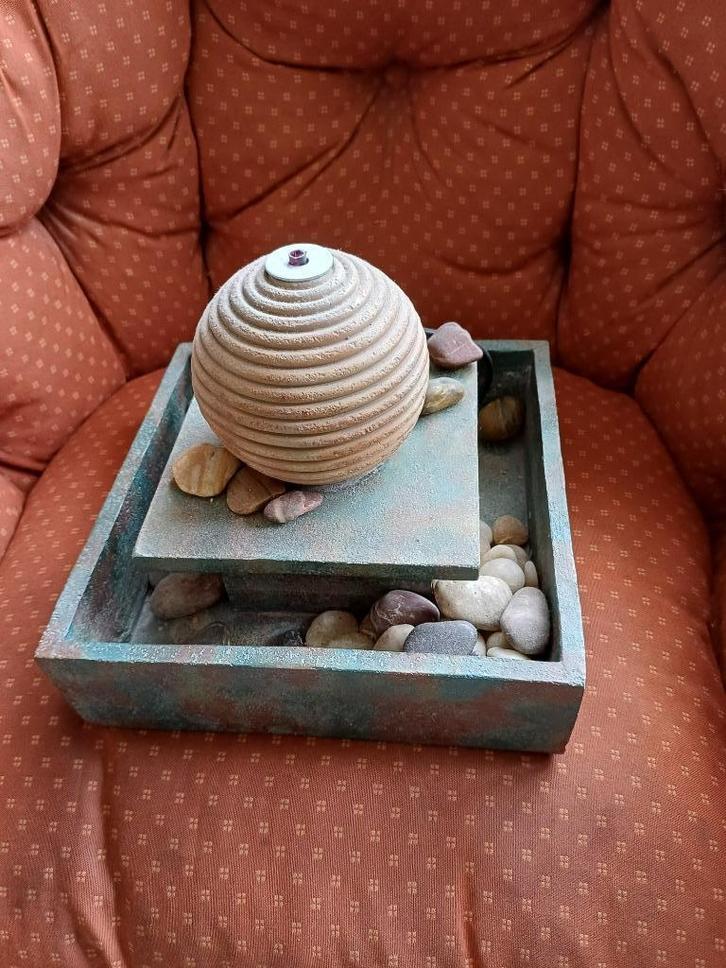 Binnenshuis fontein 26x26x20 hoog, Huis en Inrichting, Woonaccessoires | Dienbladen, Zo goed als nieuw, Overige materialen, Vierkant
