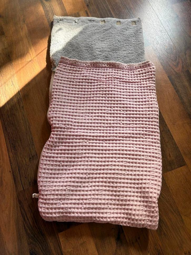 Koeka voetenzak - Roze wafelstof, Kinderen en Baby's, Babydragers en Draagdoeken, Zo goed als nieuw, Overige typen, Overige merken