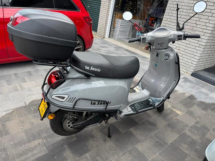 La Souris E-Sourini 2022 - 2 accu’s, Fietsen en Brommers, Scooters | Overige merken, Zo goed als nieuw, Maximaal 45 km/u, Elektrisch