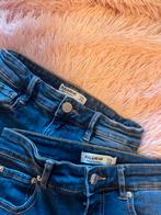 twee pull and bear jeans, Ophalen of Verzenden, Zo goed als nieuw, Blauw, W28 - W29 (confectie 36)