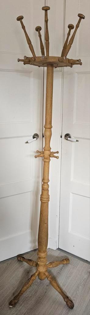 Vintage Scandinavische houten kapstok beschikbaar voor biedingen