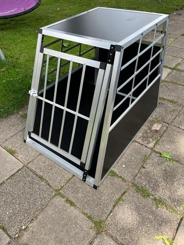 Aluminium hondenbench voor auto – 90x65x65 cm beschikbaar voor biedingen