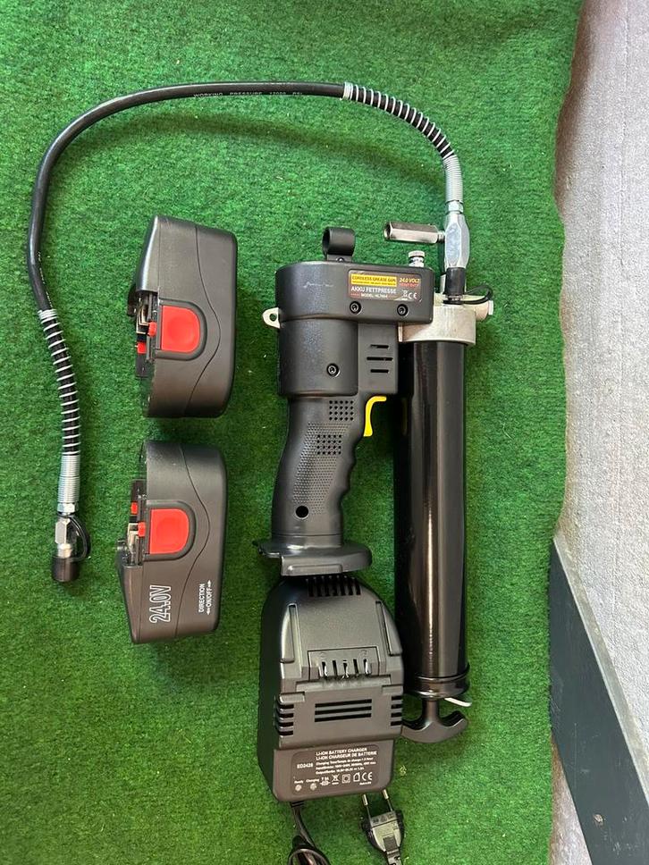 Nieuwe Huttenberg vetspuit met 2 accu’s en oplader, Auto diversen, Autogereedschap, Nieuw, Ophalen