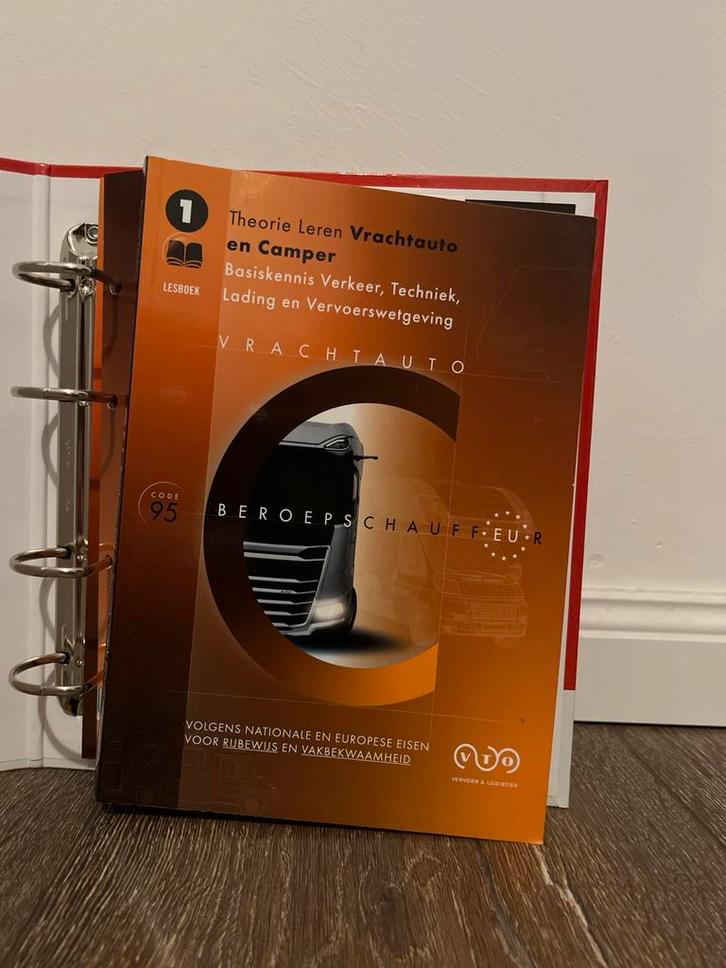 Theorieboek C1 Rijbewijs Vrachtauto/Camper, Boeken, Techniek, Gelezen, Overige onderwerpen, Ophalen of Verzenden
