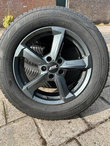 215/65/R17 banden 7.5mm profiel beschikbaar voor biedingen