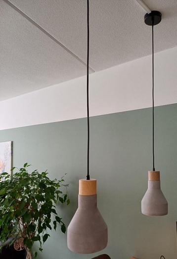 2 leuke, losse, kleine hanglampen in beton/hout, lage prijs  beschikbaar voor biedingen