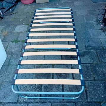 Opklapbed - Eenpersoons - Metalen Frame beschikbaar voor biedingen
