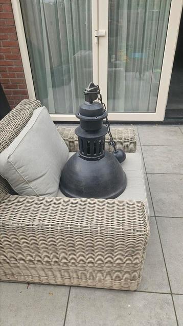 Industriële hanglamp beschikbaar voor biedingen