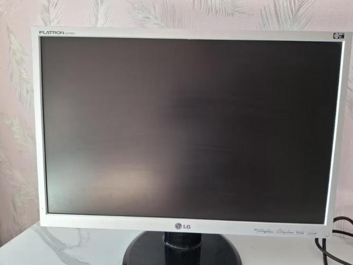 Monitor LG Flatron L225WS 22” LCD 16:10, Computers en Software, Monitoren, Gebruikt, 60 Hz of minder, VGA, Overige typen, HD, Onbekend