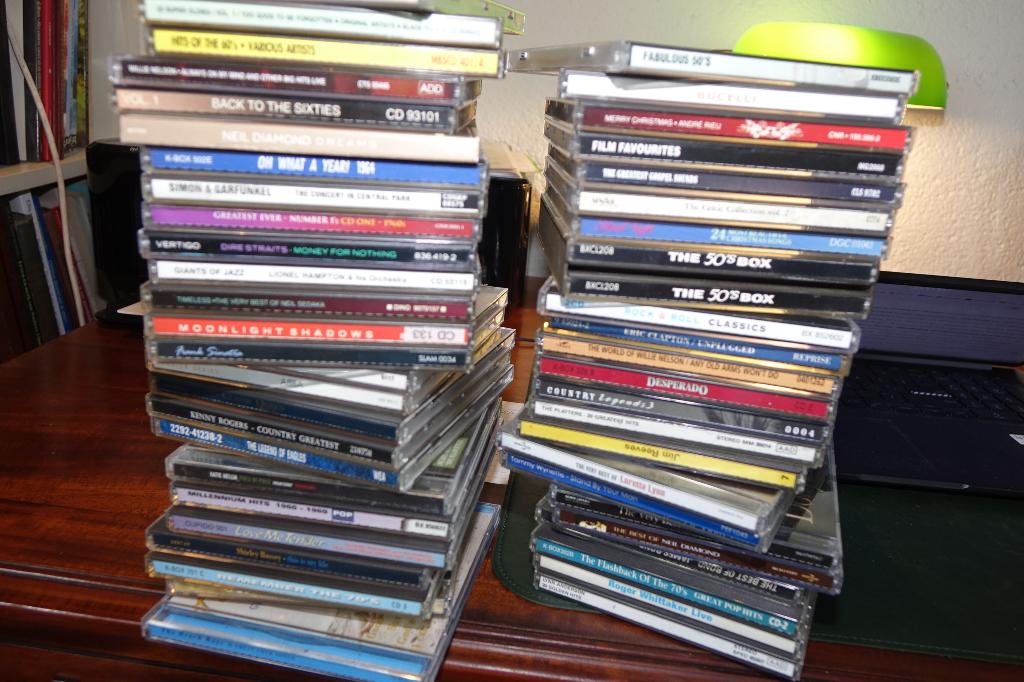 cd's ongeveer 60 stuks in 1 koop jaren 50/60/70 hits, Verzenden, Zo goed als nieuw, Poprock
