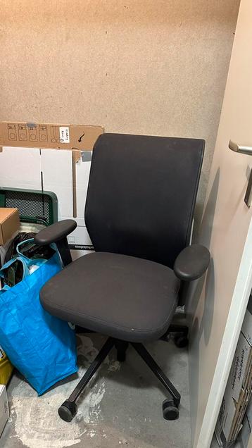 Vitra bureaustoel beschikbaar voor biedingen