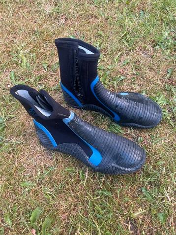 Bootschoenen beschikbaar voor biedingen