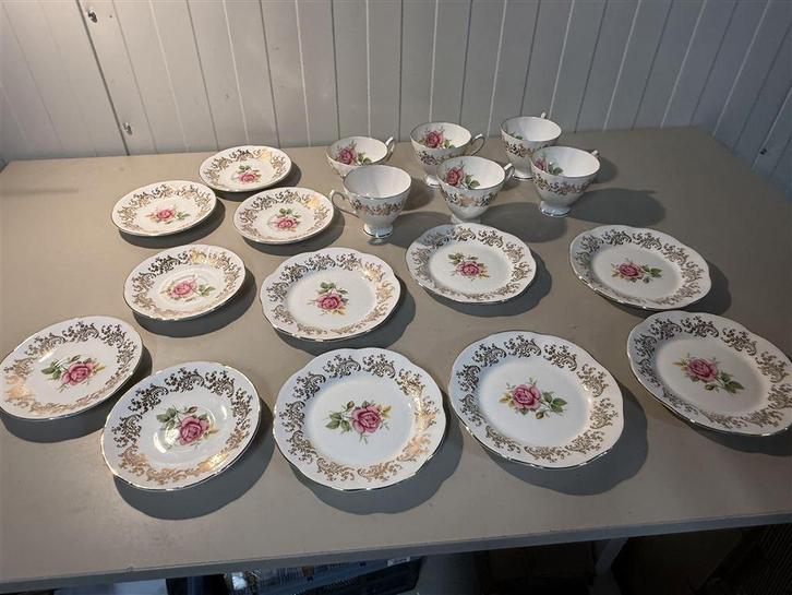 Vintage Clare English Bone China Theeset - 18-delig - Goud/r, Huis en Inrichting, Keuken | Servies, Zo goed als nieuw, Bord(en)
