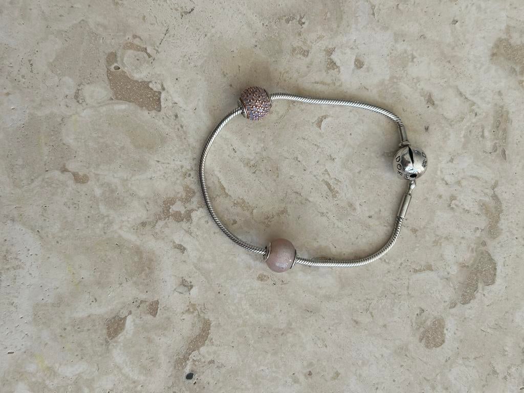 Pandora ESSENCE collectie + 2 bedels, Sieraden, Tassen en Uiterlijk, Bedels, Ophalen of Verzenden, Zo goed als nieuw, Goud, Pandora