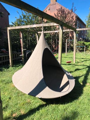 Vivere Cacoon Olefin hangstoel beschikbaar voor biedingen