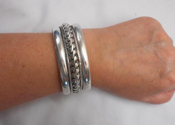 Zilveren zware Egyptisch gekeurde Bedoeïen armband nr.433, Sieraden, Tassen en Uiterlijk, Antieke sieraden, Armband, Zilver, Verzenden