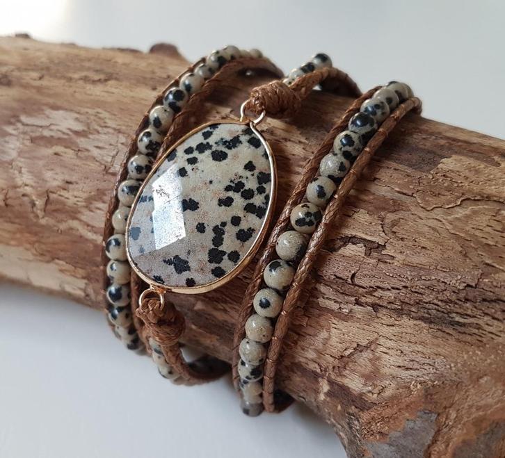 Handgeslepen Wikkel Armband Dalmatiër Jaspis, Sieraden, Tassen en Uiterlijk, Armbanden, Nieuw, Overige materialen, Beige, Met bedels of kralen