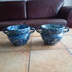 Twee Delfts blauwe bloempotten met oren, Ophalen of Verzenden
