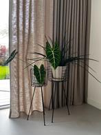 2x zwarte metalen Mica Decorations Midar plantenstandaard, Ophalen, Zo goed als nieuw