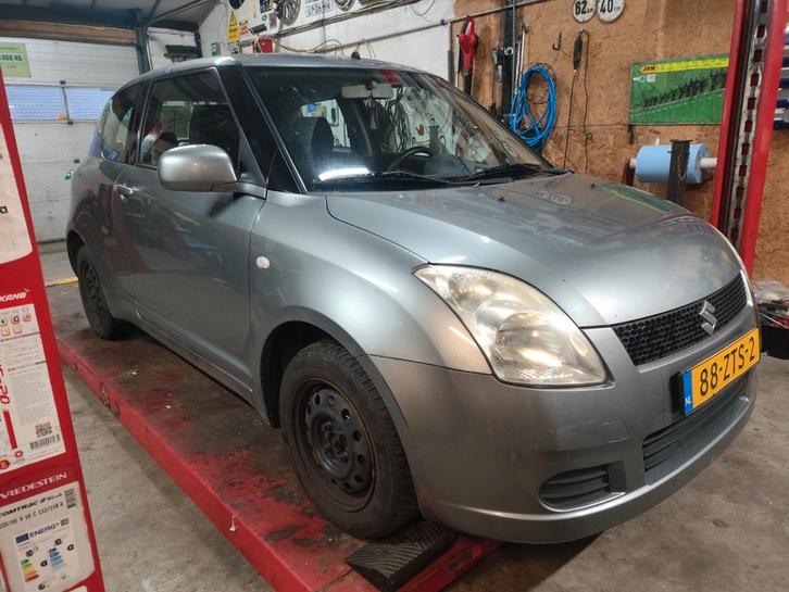 Suzuki Swift 1.3 3D 2007 Grijs, Auto's, Suzuki, Swift, Benzine, C, Hatchback, Handgeschakeld, Geïmporteerd, Zilver of Grijs, Voorwielaandrijving