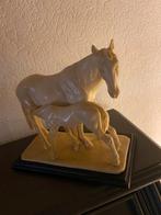 Standbeeld van een zuigend veulen Santini, Ophalen of Verzenden, Zo goed als nieuw