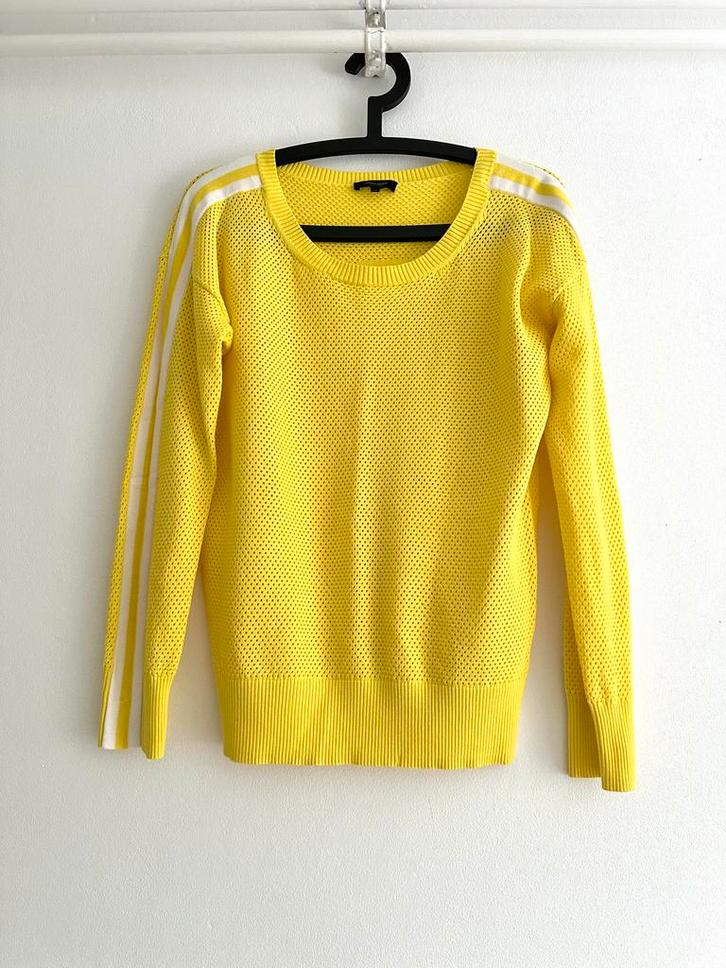 Top/trui felgeel Claudia Sträter maat 40, Kleding | Dames, Truien en Vesten, Gedragen, Maat 42/44 (L), Geel, Ophalen of Verzenden