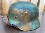 Originele Duitse WOII M35 camo helm – met liner, Ophalen of Verzenden, Landmacht, Duitsland, Helm of Baret