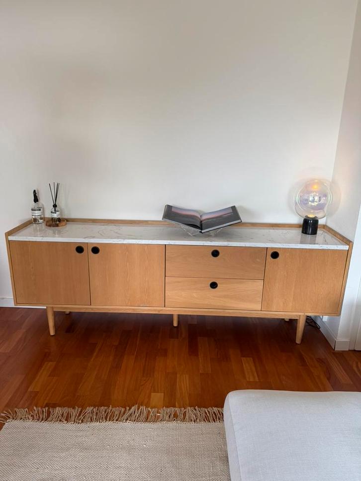 Goossens Dressoir – Eikenhout met marmerlook blad, Huis en Inrichting, Kasten | Dressoirs, Zo goed als nieuw, 200 cm of meer, 25 tot 50 cm