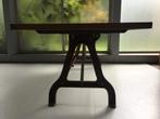 Eettafel met gietijzeren onderstel en teakhouten blad, Ophalen, 50 tot 100 cm, Vijf personen of meer, Industrieel