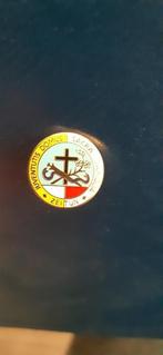 Speldje Juventutis Domus Sacra Famiglia Zejtun (Malta), Verzamelen, Speldjes, Pins en Buttons, Verzenden, Zo goed als nieuw, Overige onderwerpen