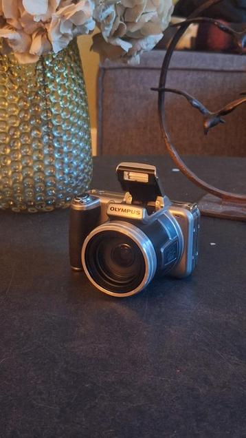 Olympus SP-800UZ - Compacte retro digitale camera beschikbaar voor biedingen