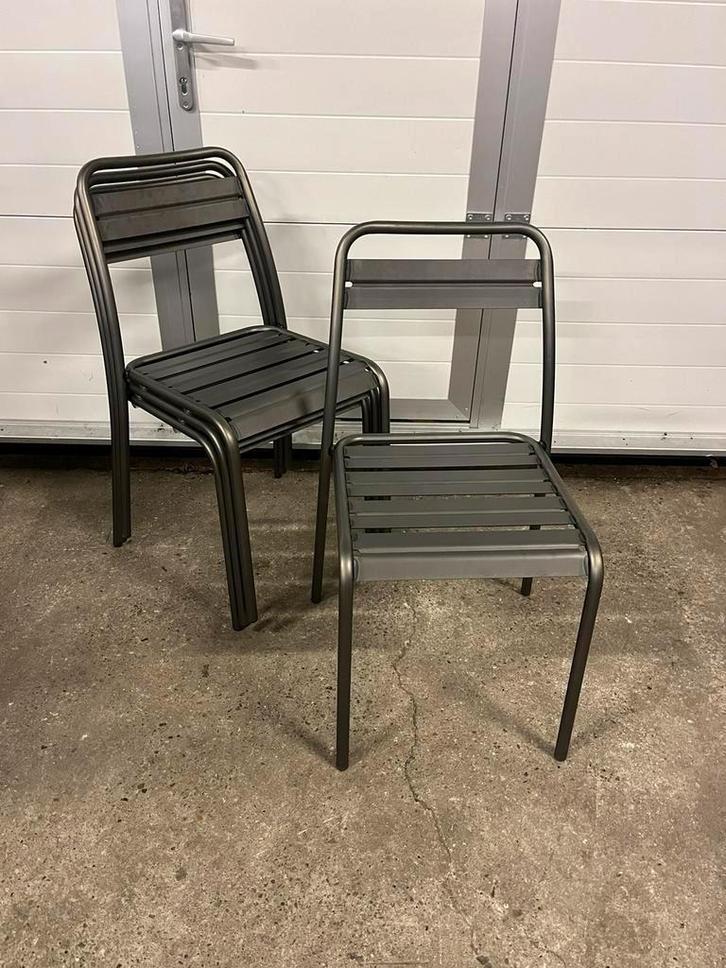 60 stuks metalen vintage horeca stoelen stapelbaar nieuw, Huis en Inrichting, Stoelen, Nieuw, Vijf, Zes of meer stoelen, Metaal