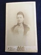 CDV, Vrouw, Wilh. Ivens, Nijmegen, Carte de Visite, Ophalen of Verzenden, Voor 1940, Gebruikt, Foto