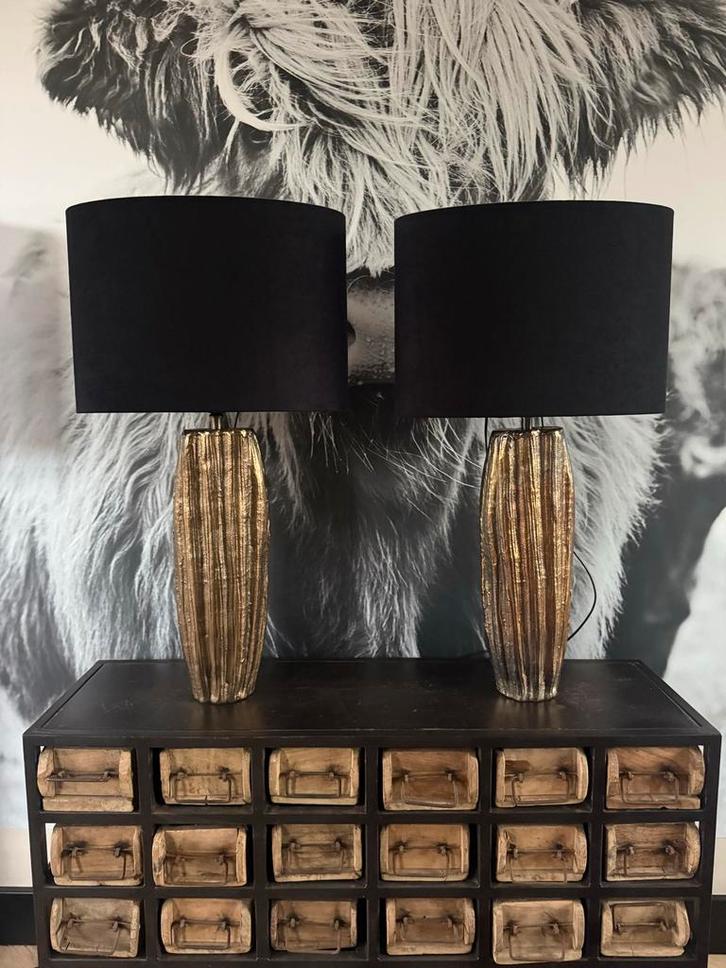 Light en Living Tafellampen - Gouden Voet & Ovale Kappen, Huis en Inrichting, Lampen | Tafellampen, Zo goed als nieuw, Minder dan 50 cm