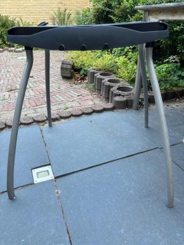 Weber Q200 / Q2000 standaard beschikbaar voor biedingen