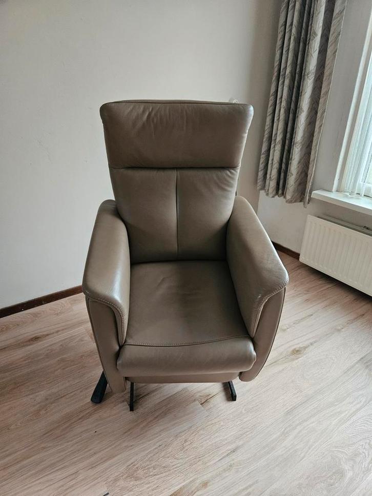 Comfortabele Sta-op Stoel, Huis en Inrichting, Fauteuils, Gebruikt, Leer, 75 tot 100 cm, 75 tot 100 cm, Ophalen of Verzenden