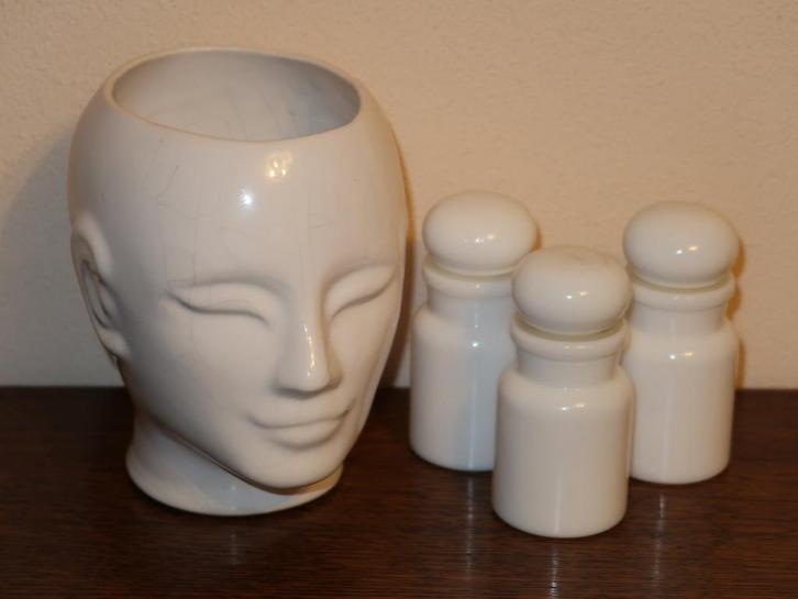 vintage aardewerken bloempotje hoofd + glazen apotheekpotjes, Antiek en Kunst, Kunst | Designobjecten, Verzenden