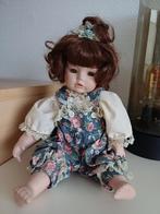 Porselein opwindbaar en bewegend muziek popje, Verzamelen, Poppen, Ophalen, Gebruikt, Pop