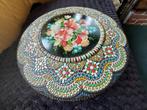 Fifties vintage retro reliëf bloemen mozaïek koektrommel, Ophalen of Verzenden